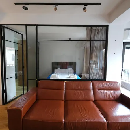 Apex - Center - Tv & Wi-fi شقة